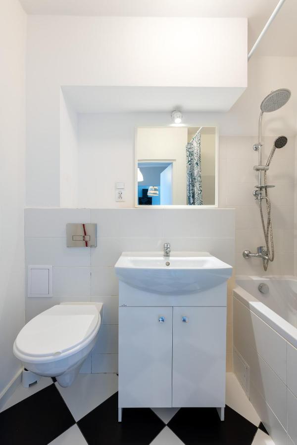 Maklakiewicza 17 - 700m Od Szpitala Mswia - 4km Do Lotniska Chopina - Maly Balkon - Piekny Widok Na Centrum Warszawy Apartament *